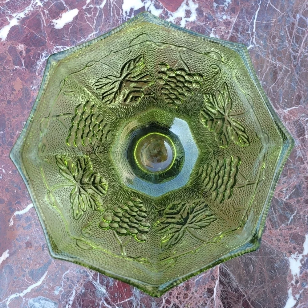 Vintage Anchor Hocking Green Glass‎ Grape Leaf Octagon Panel Pedestal Vase/ Dish